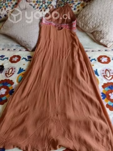 Bello vestido UMBRALE bordado talla M largo