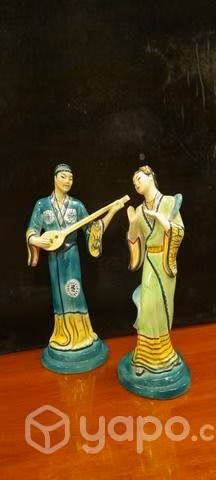 Porcelanas Par de Cantantes Asiaticos