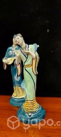 Porcelanas Par de Cantantes Asiaticos