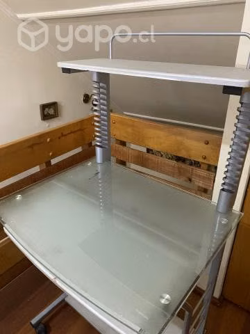 Escritorio de PC y silla de escritorio