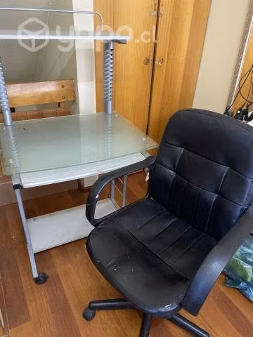 Escritorio de PC y silla de escritorio
