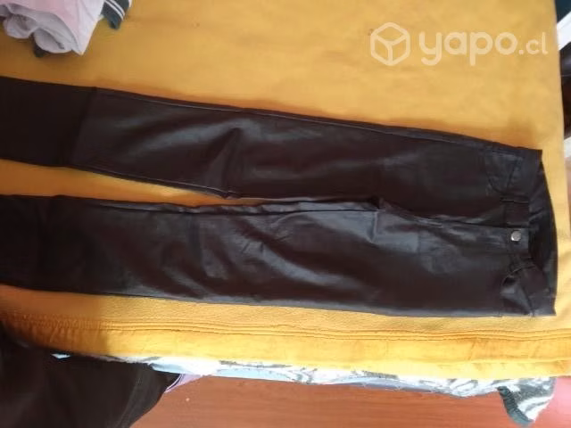 Pantalon ecocuero