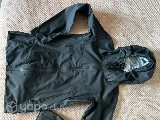 Impermeable cortaviento marmot