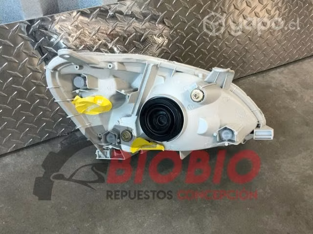 Opticos Delanteros Toyota Yaris Sedan 03/05