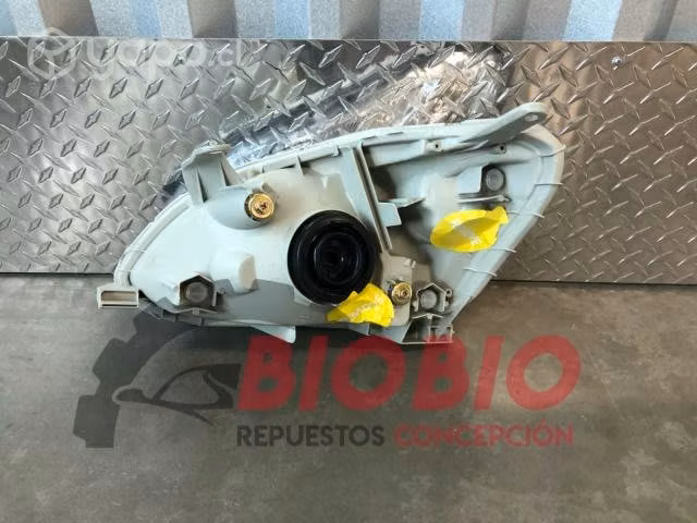 Opticos Delanteros Toyota Yaris Sedan 03/05