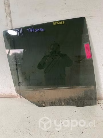 Vidrio original puerta trasera derecha (SNK056) Ss