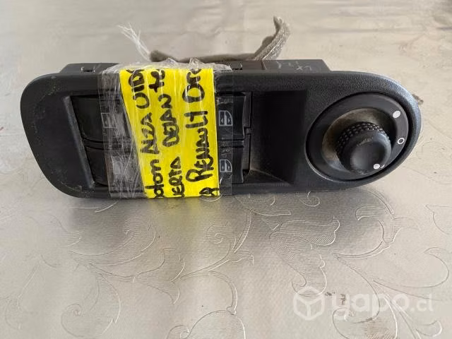 Botonera alza vidrio puerta del izq Renault Oroch
