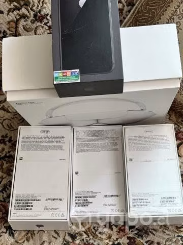 Cajas nuevas de iPhones AirPods max