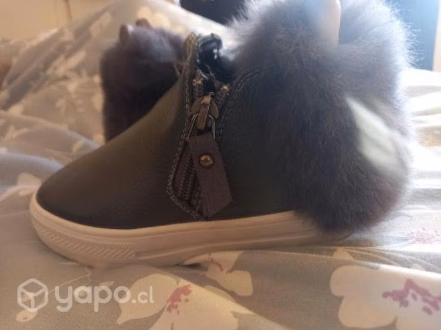 zapatos y tablet
