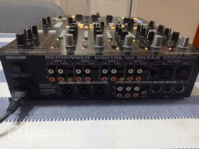 Mixer Behringer DDM 4000 - Imagen 3