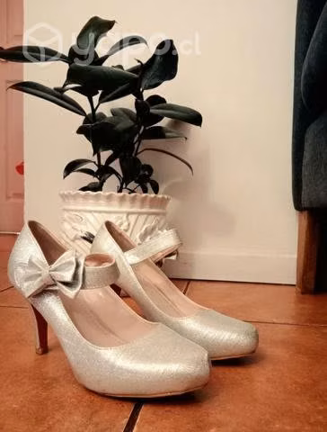 Zapato de fiesta marca weide talla 39