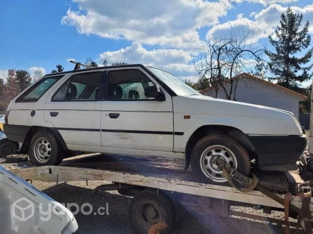 Skoda station wagon forman confort line 1995 - Imagen 2