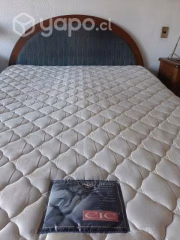Cama cic tamaño queen con respaldo