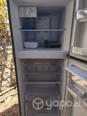 Refrigerador Daewoo en buenas condiciones - Imagen 4