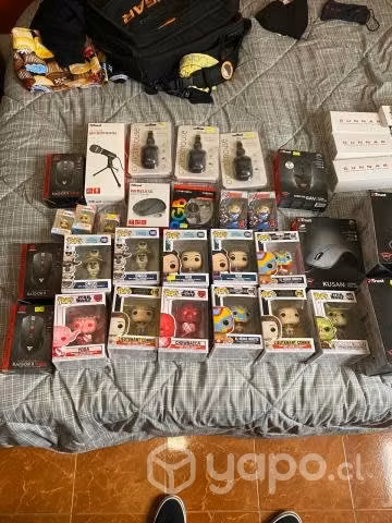 Lote de funko pops y productos gamer