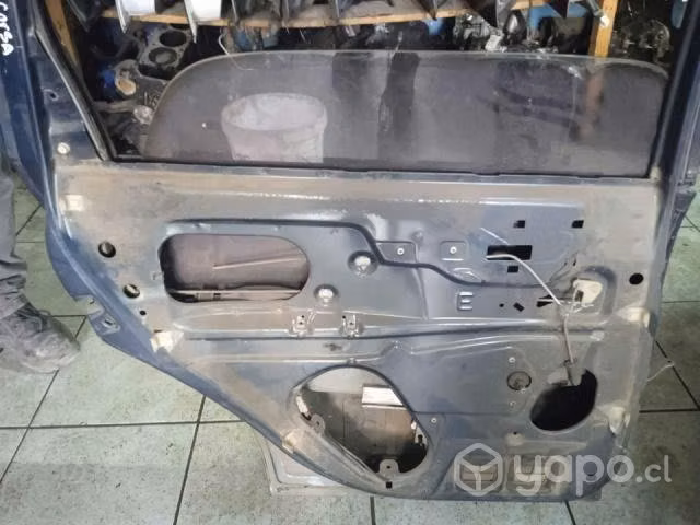 Puerta Trasero Izquierdo Chevrolet Corsa Verde