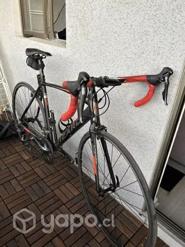 Bicicleta de ruta y rodillo - Imagen 6