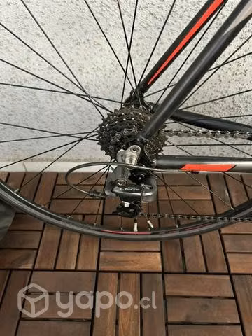 Bicicleta de ruta y rodillo - Imagen 3