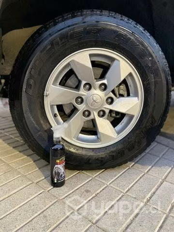Embellecedor para Auto Neumatico y cera