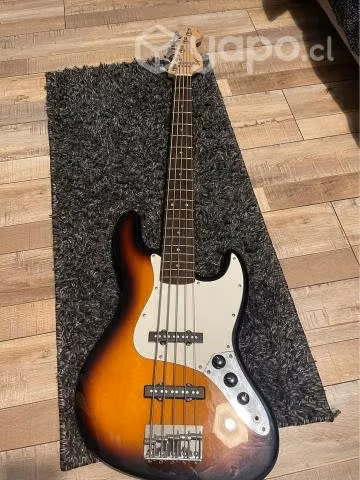 Squier Jazz Bass V affinitty