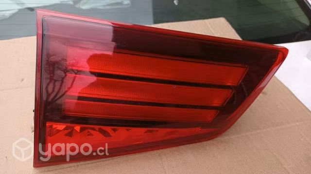Foco izquierdo de portalon Mitsubishi outlander