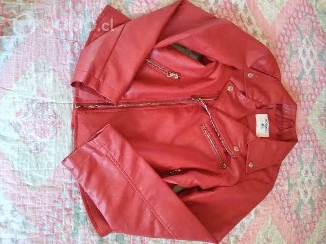 Hermosa Chaqueta cuero Talla L