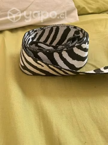 Cartera negra con cadena - Imagen 3