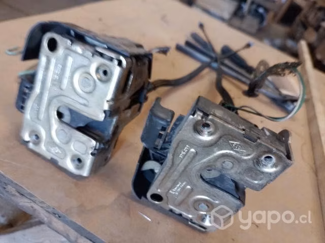 Chapa interna puerta Renault Clio - Imagen 3