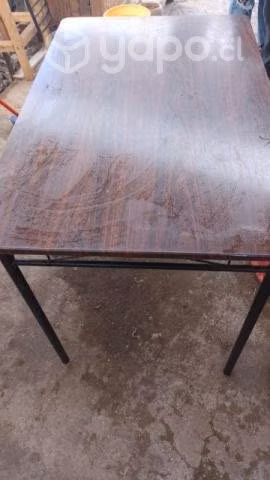 Alfombra, lavaplato, mesa centro y mesa
