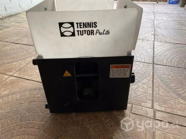 Máquina lanza pelotas de tenis