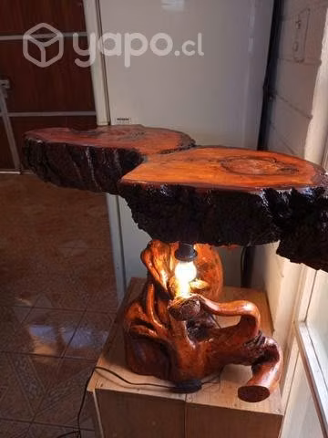 Mesa rustica y lámpara