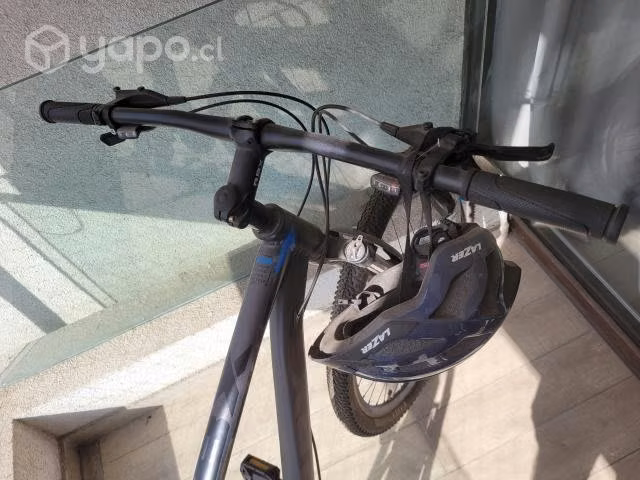 Bicicleta RBX y casco LAZER