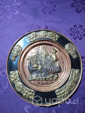 Plato decorativo original de Perú de cobre y latón
