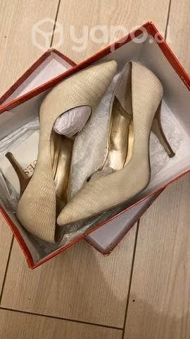 Zapatos color beige marca Guess talla 37 - Imagen 3