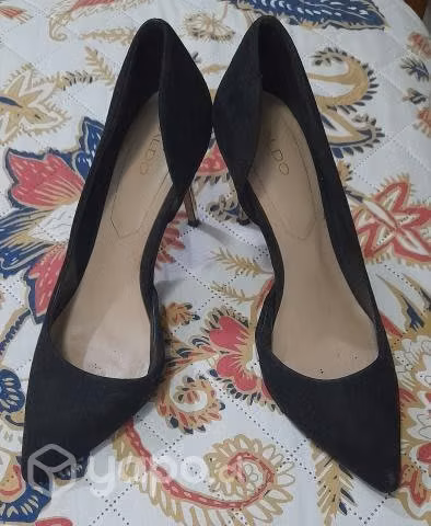 Zapatos Aldo Gamuza con Taco de broce N38 usado