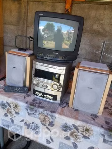 tv más equipo de música todo funcionando