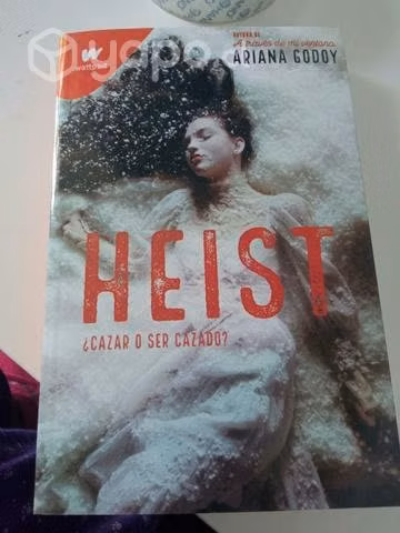 Heist Ariana Godoy