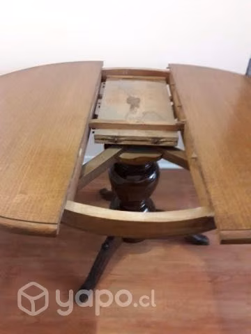 Excelente mesa comedor grande y muy firm