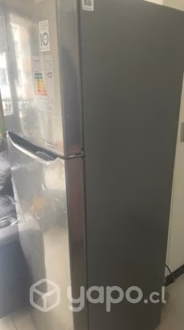 Refrigerador Top Freezer con motor Inverter Linear