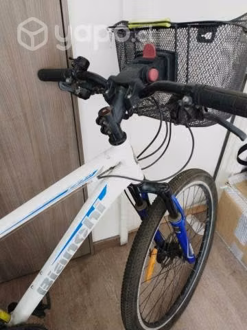 Bicicleta mountain bike