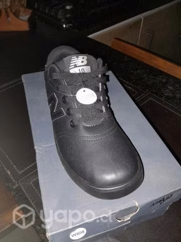 Zapatilla escolat