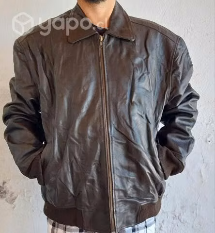 Chaqueta de cuero en excelente estado. Talla 4XL