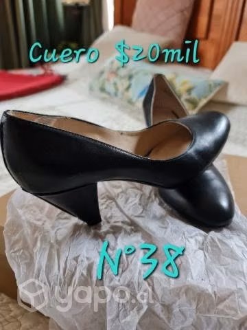 Calzado. casi nuevo. cuero.