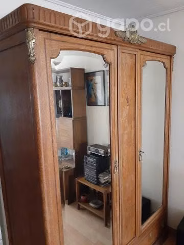 Ropero antiguo francés