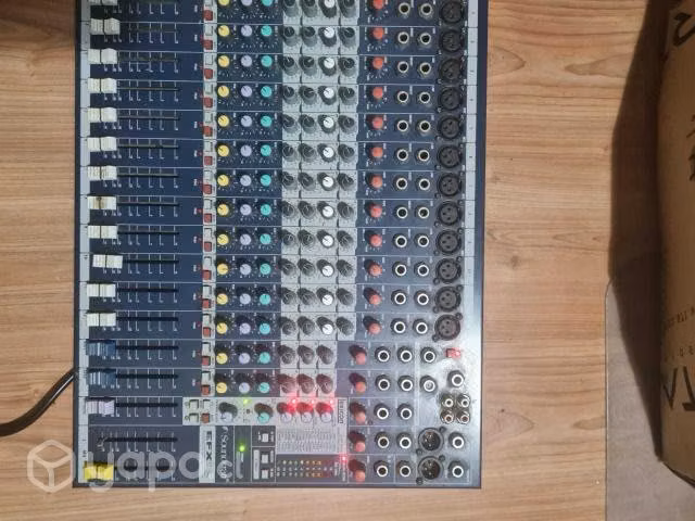 Mesa de Sonido 12 canales