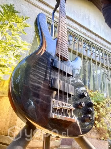 Bajo Yamaha TRB1004J
