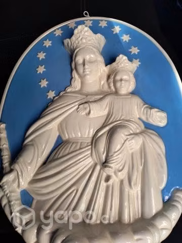 Virgen en porcelana vidriada traído desde Italia