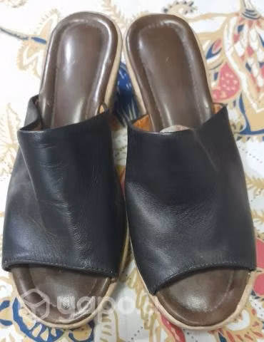 Sandalias con Terraplen cuero negro N36 nuevo