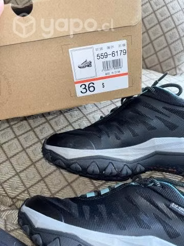 Zapatillas outdoor talla 36 Nuevas en caja