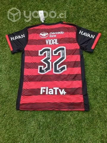 Camiseta de Flamengo. 32 Arturo Vidal (No peruana)